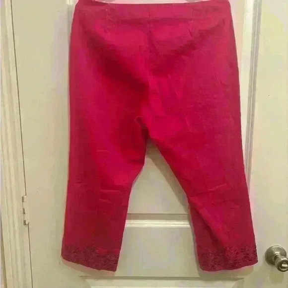 Charter club cropped embroidered fuchsia pants, women size 12 - Picture 1 of 6